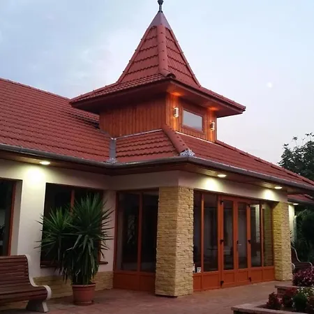 Bornemisza Kuria Wellness Hotel *