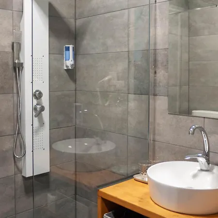 Bornemisza Kúria Wellness Szálloda *