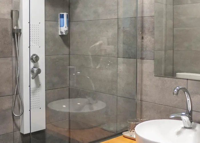 Bornemisza Kuria Wellness מלון *